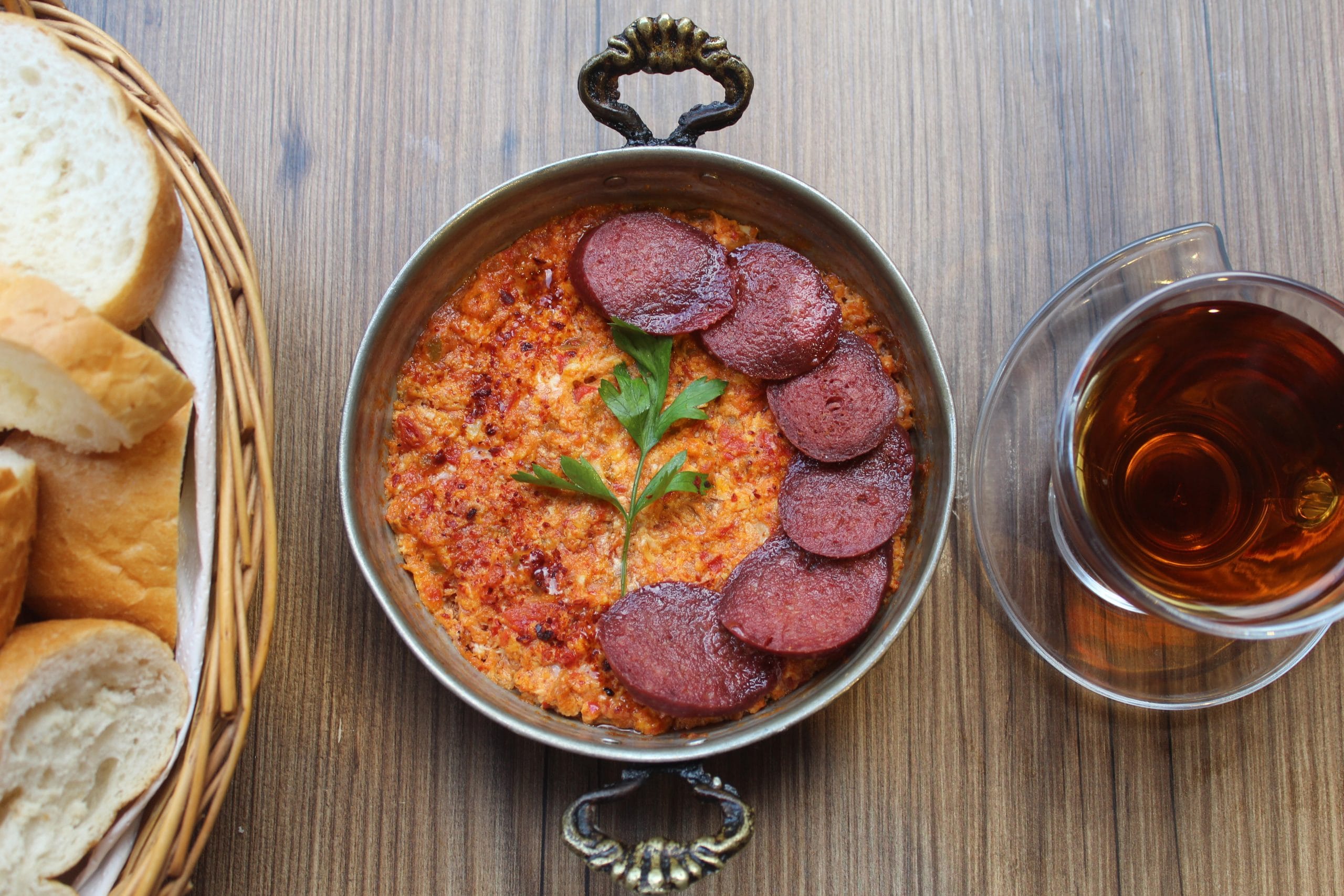 Sucuklu menemen